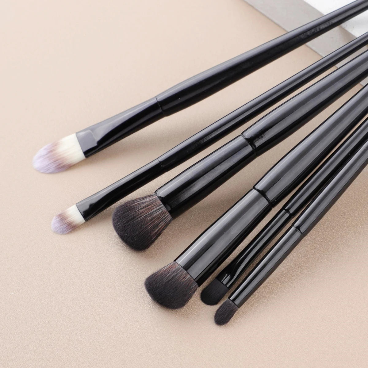HMU Wholesale 2023 Hot Sale Vegan 5pcs Custom Logo Black Liquid Foundation Brush Set for Make up Foundation easy-shop-bay